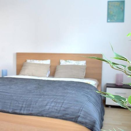 פראג Modern Apartments - Airport 8Mins מראה חיצוני תמונה