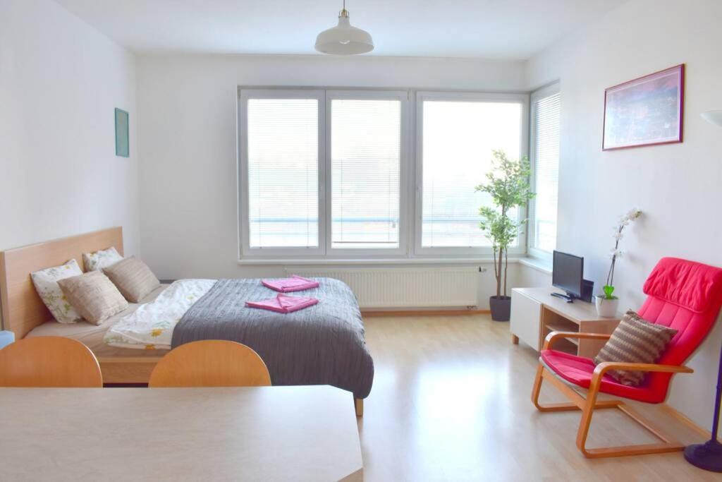 פראג Modern Apartments - Airport 8Mins מראה חיצוני תמונה